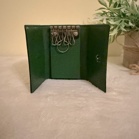 GUCCI GG Logo PVC 6 Ring Key Holder - Picture 7 of 11